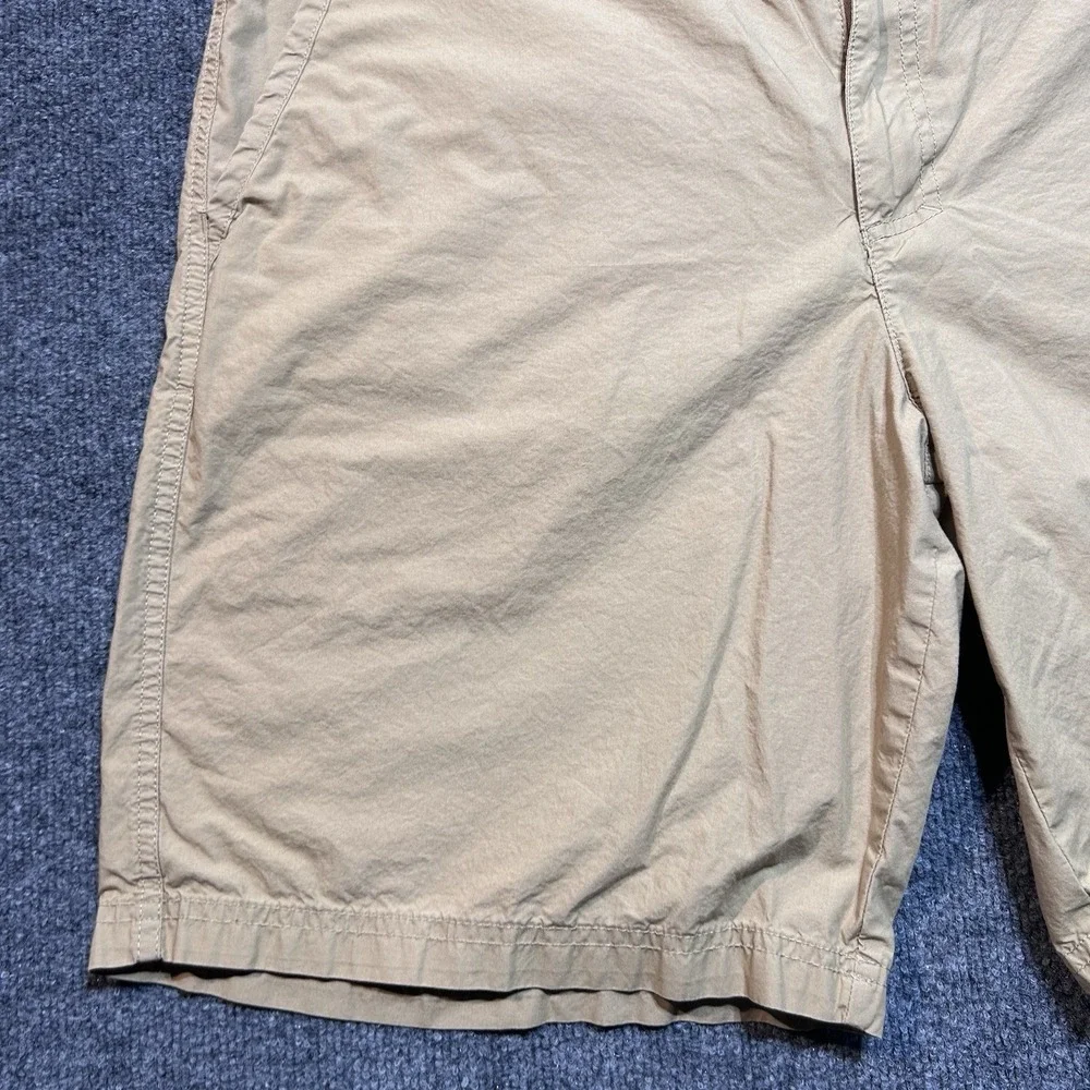 Columbia Mens Size 38 X 10 tan/khaki Chino Shorts
